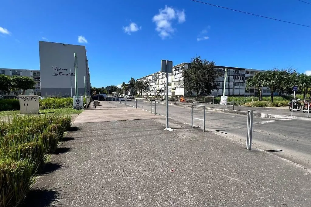 Appartement Proche Aeroport Au Rez-De-Chaussee Les Abymes Guadeloupe